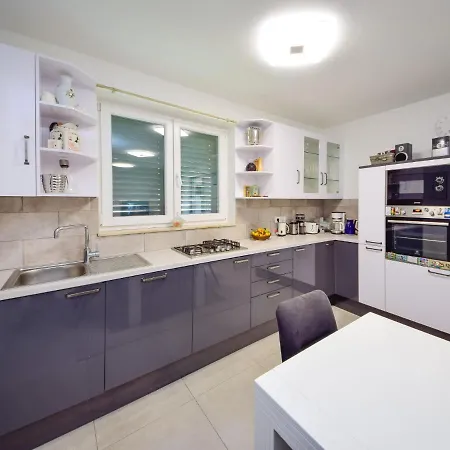 Holiday Nena By Interhome