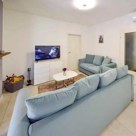 Semesterbostad Holiday Nena By Interhome Trilj